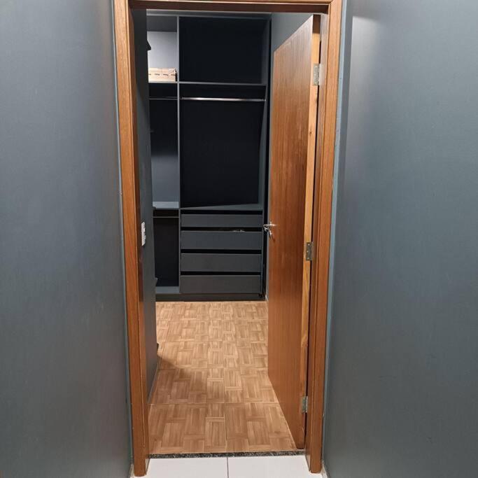 Gray House 4 Londrina - Pr Villa Ngoại thất bức ảnh